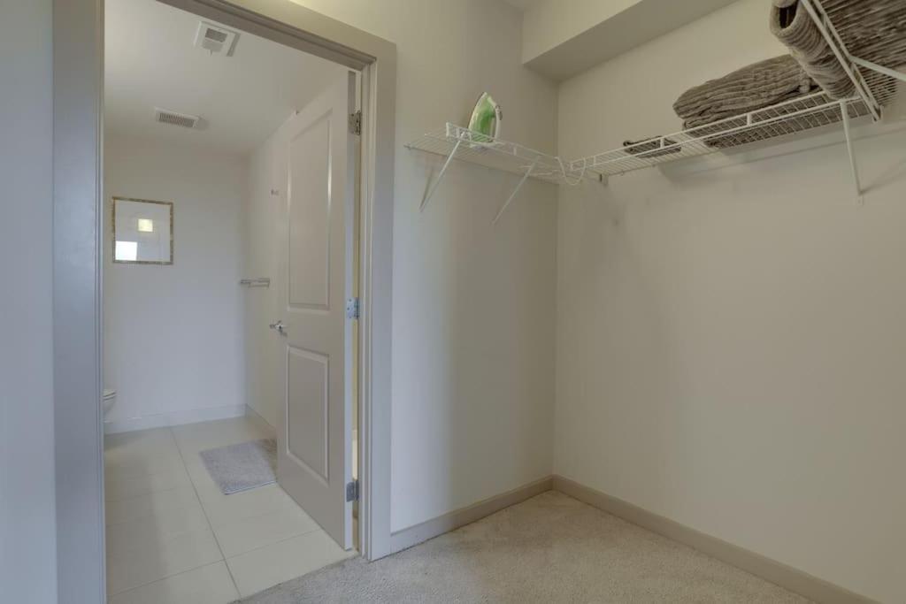 Wonderful 2Br Apartment At Crystal City Arlington Zewnętrze zdjęcie